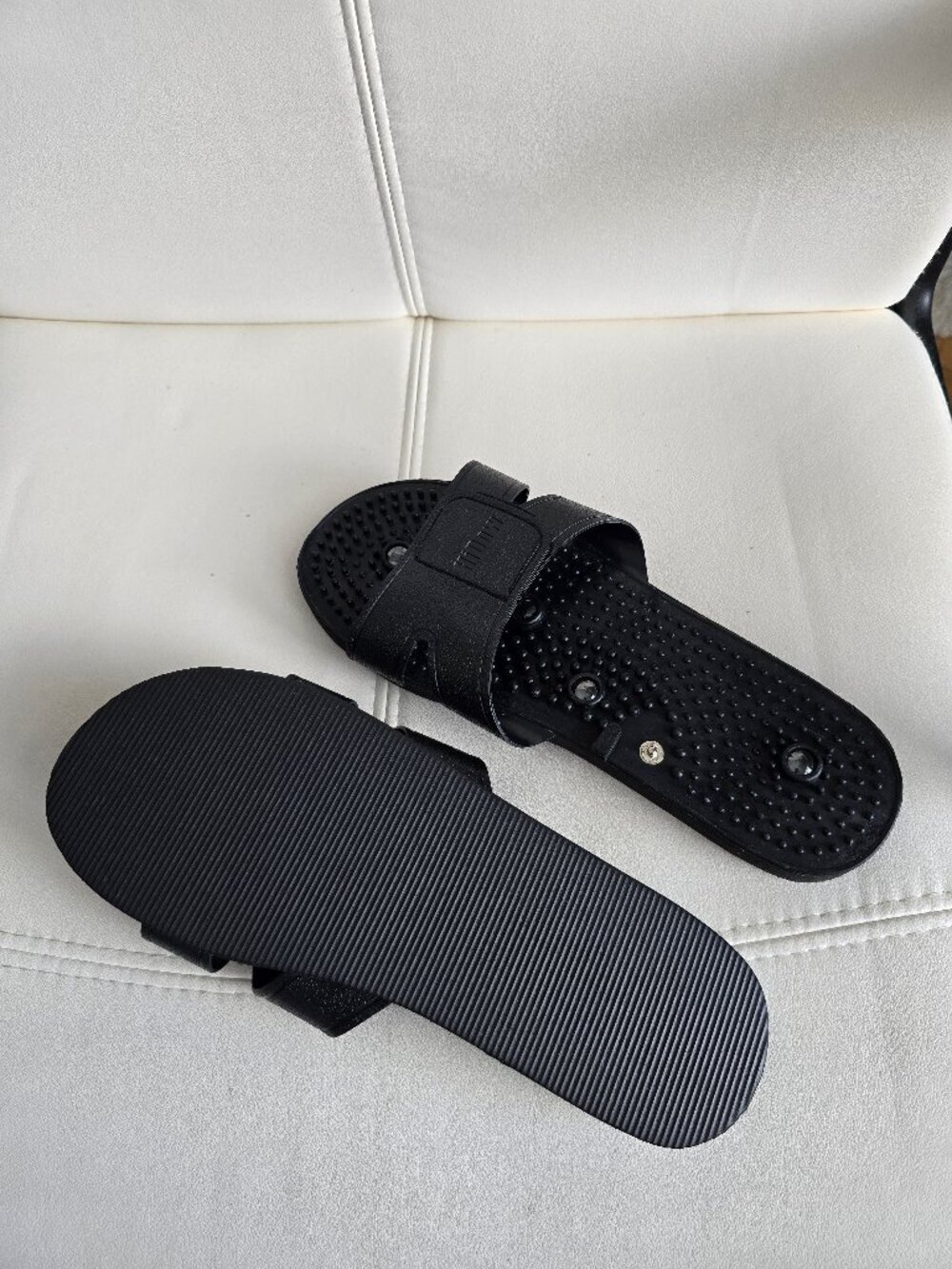 HiDow Foot Massager AcuSlippers Foot Accessory Sandal Only - Slip on Pain Relief - Picture 2 of 6
